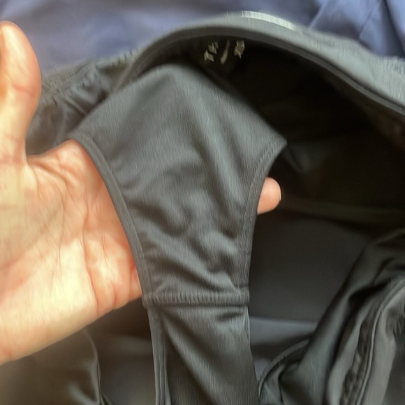 2 pair Athleta track this run short, navy blue/blk - Picture 10 of 11